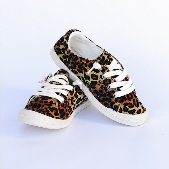 FOREVER COMFORT Leopard Comfort Slip On Round Toe Flat Sneaker Shoes Size 8 NEW - Picture 12 of 12